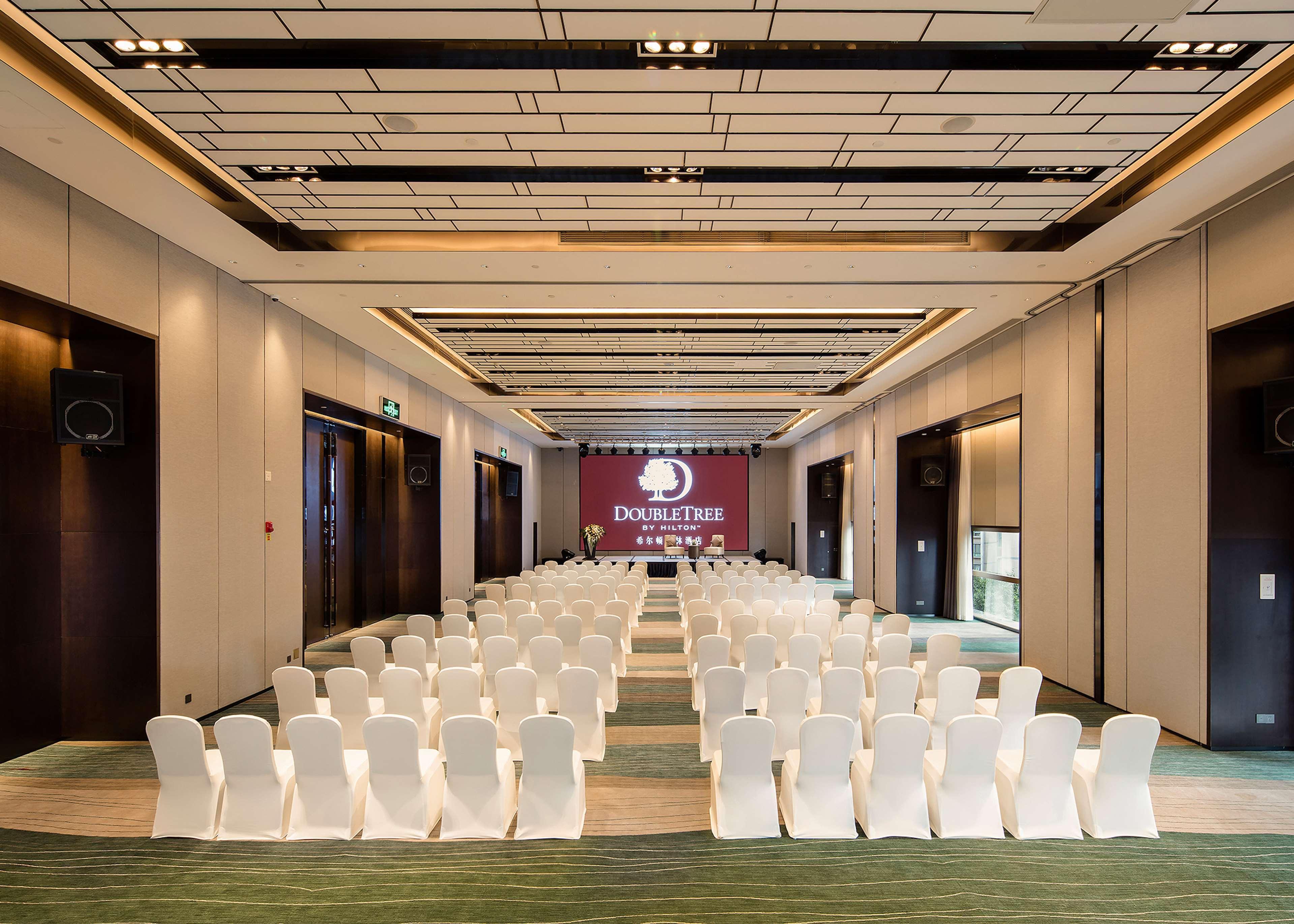 Готель Doubletree By Hilton Chongqing - Nan'An Екстер'єр фото