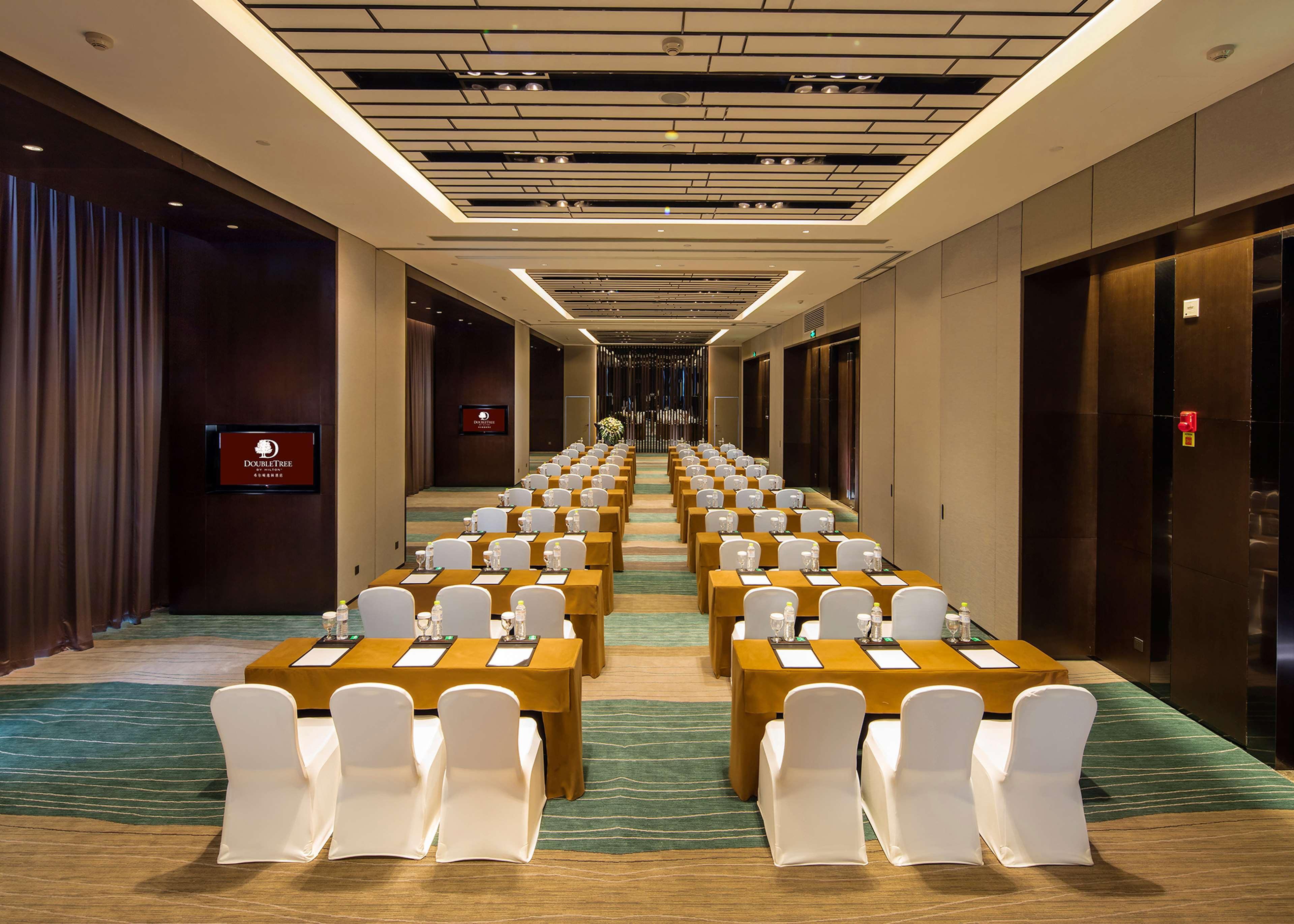 Готель Doubletree By Hilton Chongqing - Nan'An Екстер'єр фото