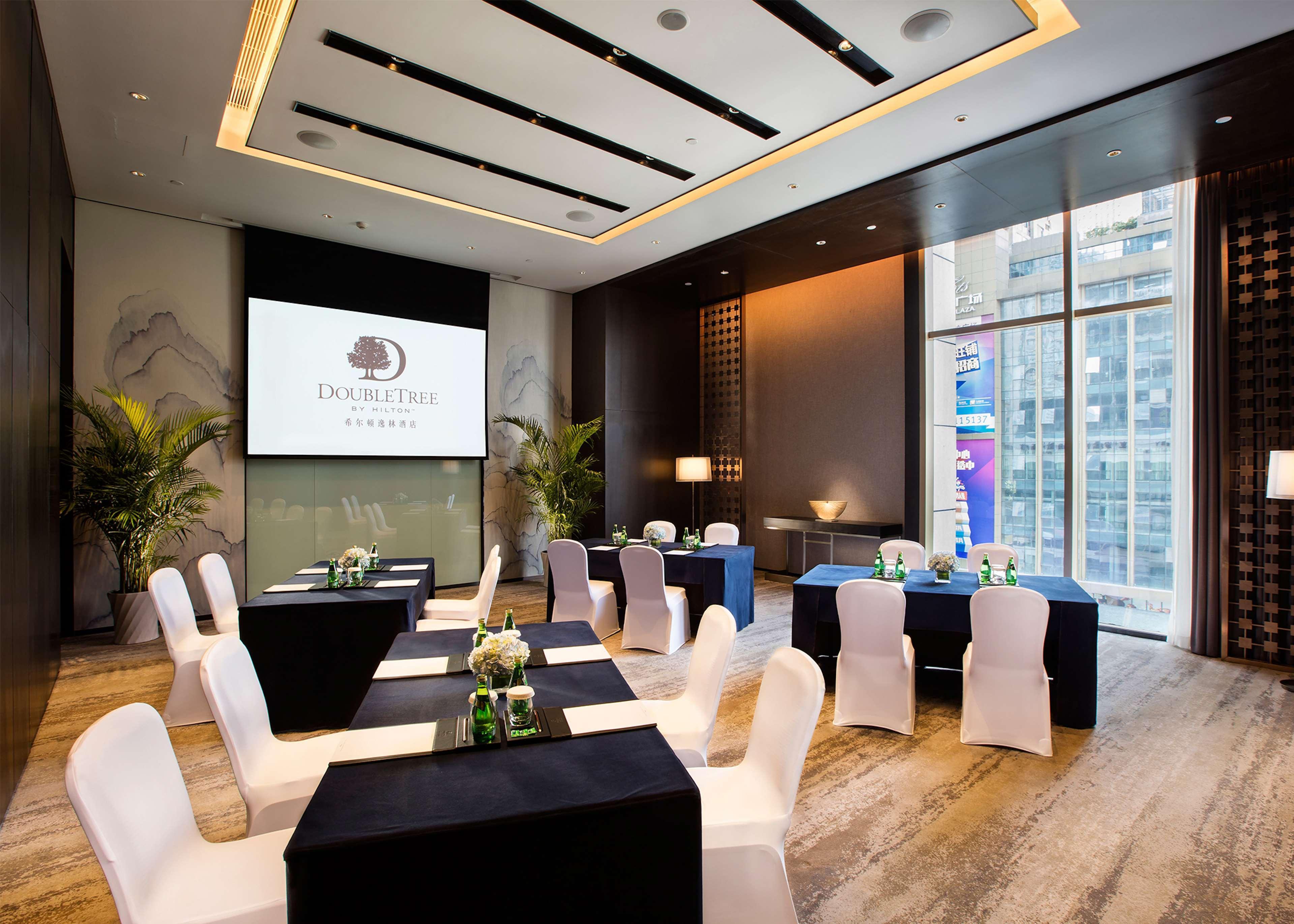 Готель Doubletree By Hilton Chongqing - Nan'An Екстер'єр фото