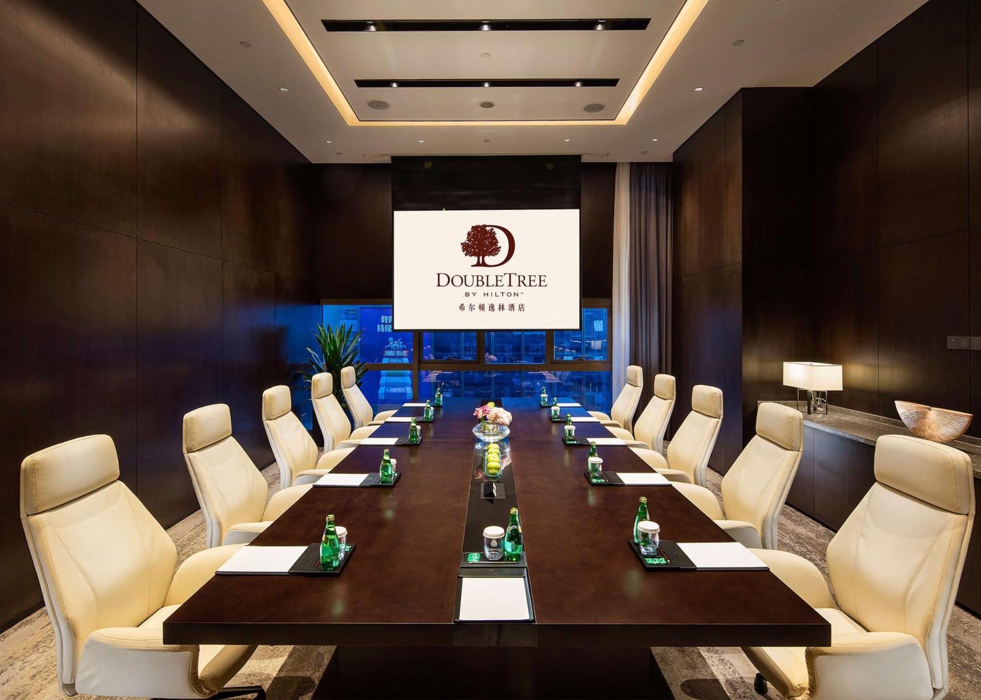 Готель Doubletree By Hilton Chongqing - Nan'An Екстер'єр фото